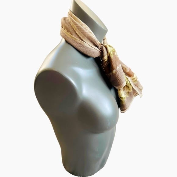 Designer Brown Green Tan Leaves Wreath Fall Silk Handmade Scarf Neckerchief Wrap - Picture 3 of 3